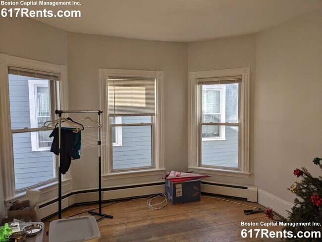 22 Royal St, Allston, MA 02134 - photo 5