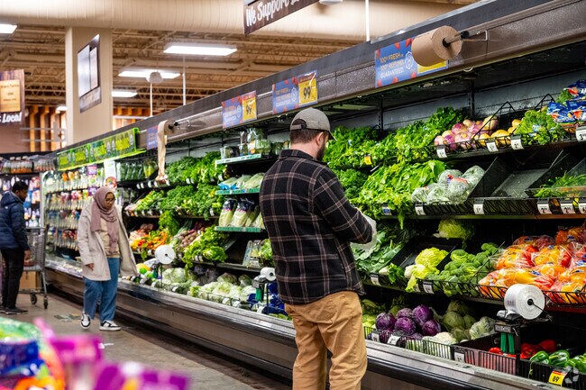 Auburn Farms residents will find high quality produce at the local Kroger.