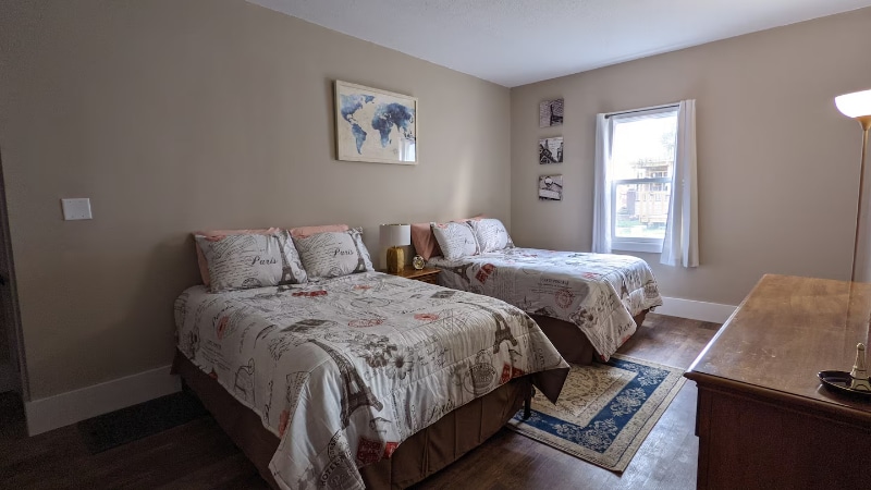 902-904 W Locust St unit 902, Davenport, IA 52804 - photo 1