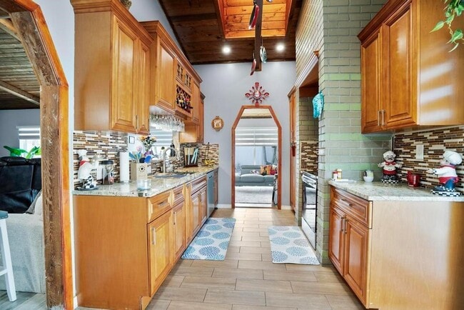 8050 NW 47th Ct, Lauderhill, FL 33351 - photo 3