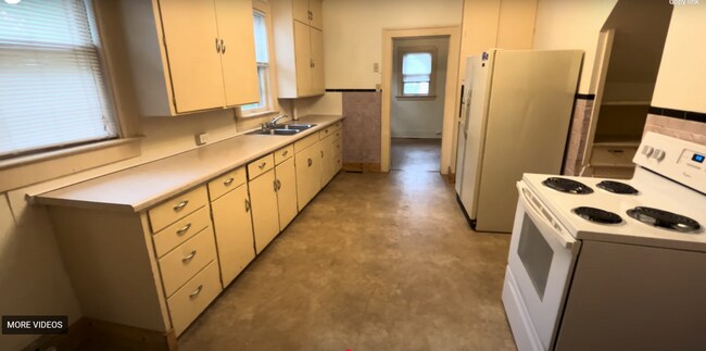 1026 Oxford Ave unit 1.5, Eau Claire, WI 54703 - photo 3