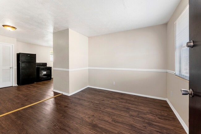 Cypress Landing, Jacksonville, FL 32209 - photo 5