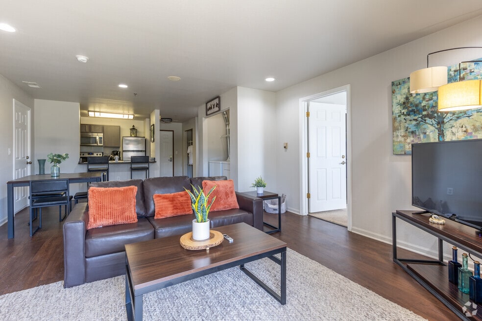 The Landings at Chandler Crossings