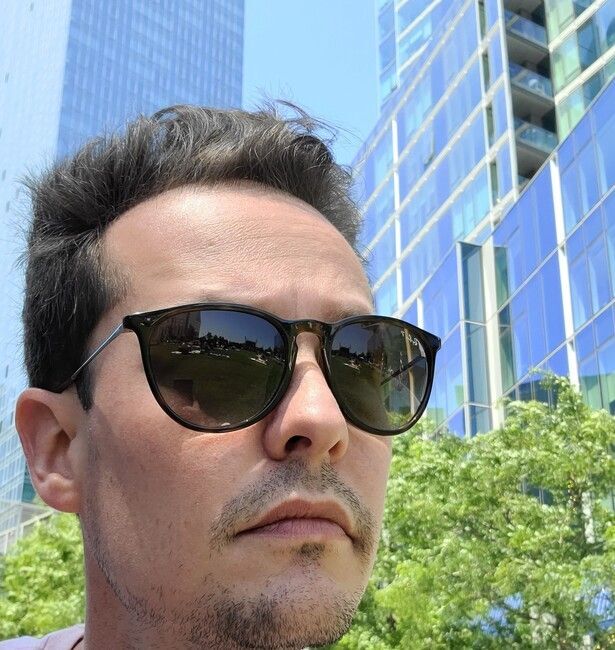 Agent Photo