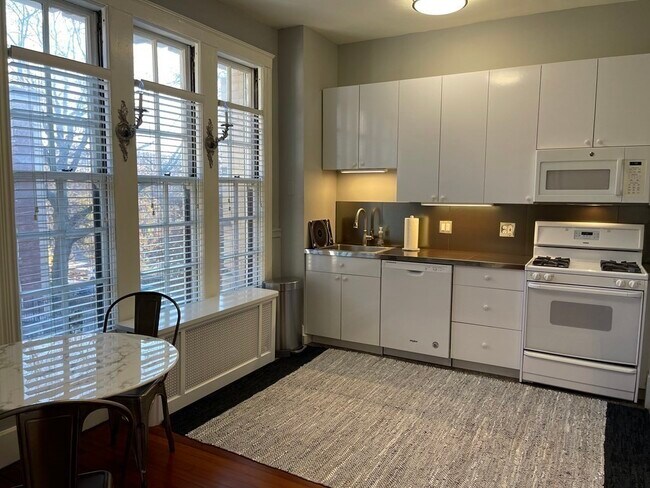 1514 Beacon St unit 27, Brookline, MA 02446 - photo 4