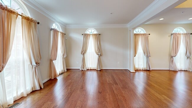 7312 Archsine Ln, Laurel, MD 20707 - photo 2