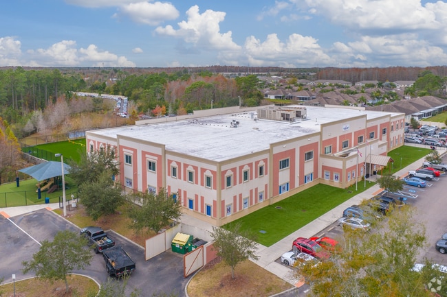 Henderson Hammock Charter School welcomes students to learn.