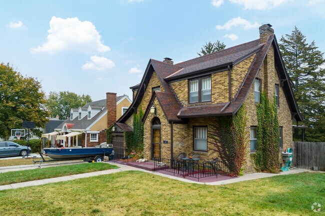 Brick homes are commonly found throughout the Miller Park-Minne-Lusa neighborhood.