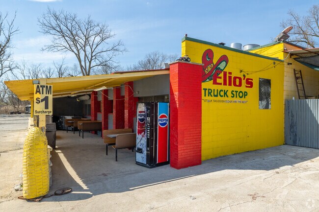 Elio's Hot Dogs & Mexican Food has great food options in Brunswick.