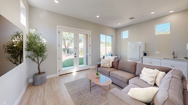 8512 E Eagle Claw Dr, Scottsdale, AZ 85266 - photo 3