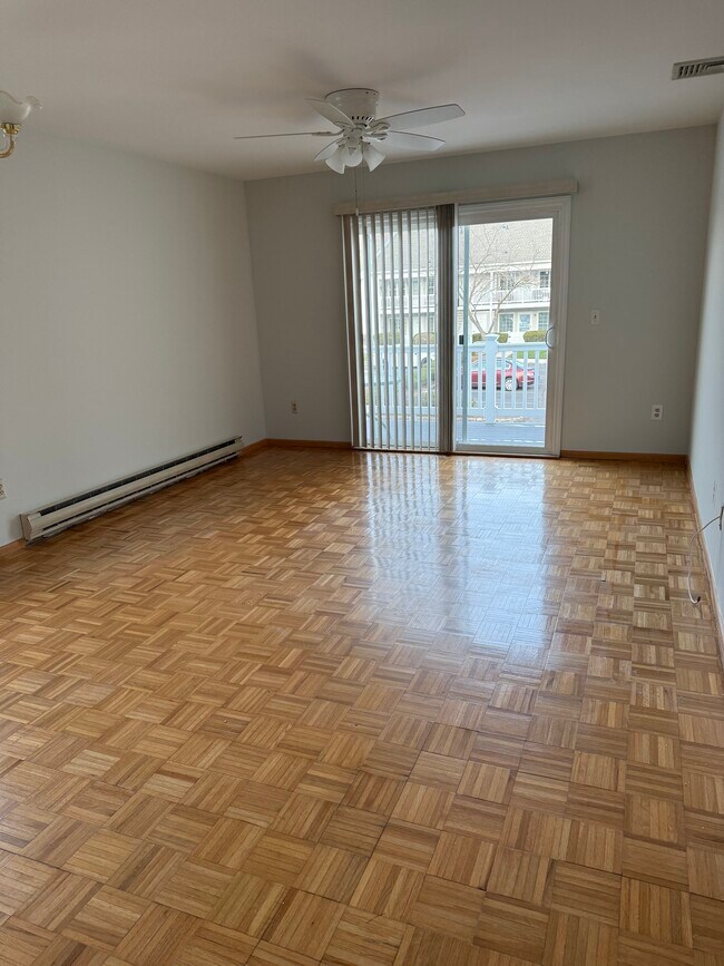 80 Mountain Ct, Bedminster, NJ 07921 - photo 2