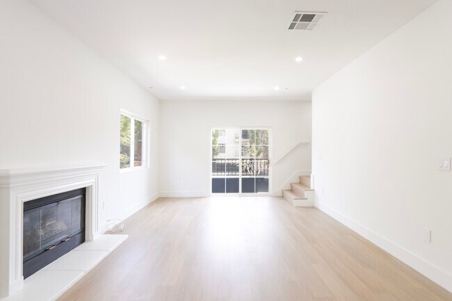 1325 N Poinsettia Place, Los Angeles, CA 90046 - photo 6