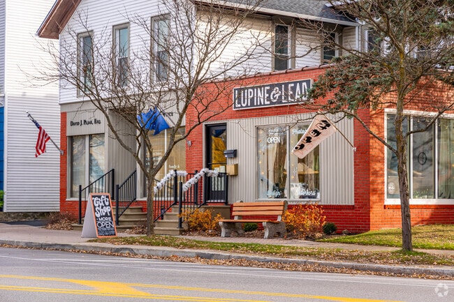 Take a gander at the local businesses and boutiques in Alden.