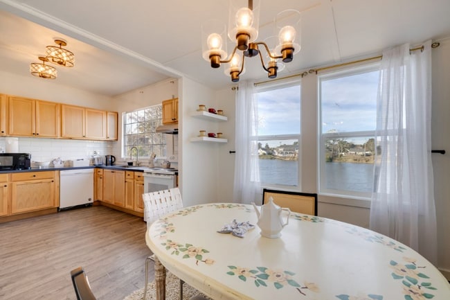 414 S Holladay Dr, Seaside, OR 97138 - photo 2