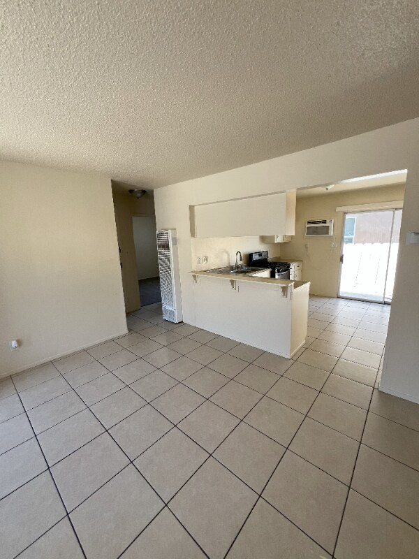 224 E Granger Ave unit 1, Modesto, CA 95350 - photo 1