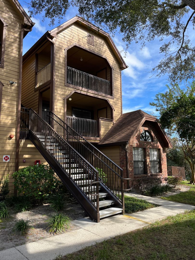 345 Lakepointe Dr, Altamonte Springs, FL 32701 - photo 1