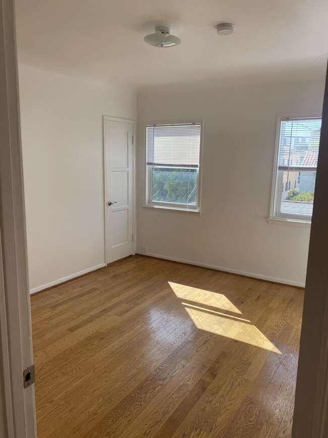 841 S Shenandoah St unit 841, Los Angeles, CA 90035 - photo 7