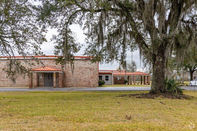 Sixth Ward Middle School in Lafourche Parish serves Kraemer students.