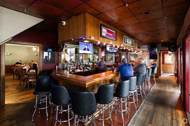 Crossroads in Tullamore features American food with a unique outdoor patio and volleyball court.