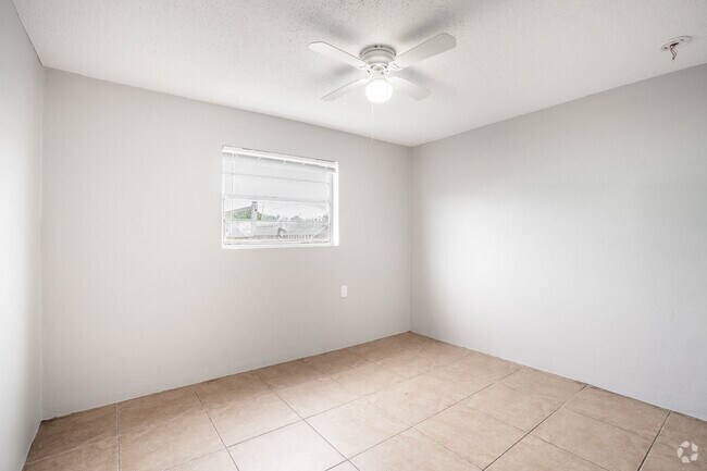 Viento Sereno Apartments ( NEW), Galveston, TX 77551 - photo 2