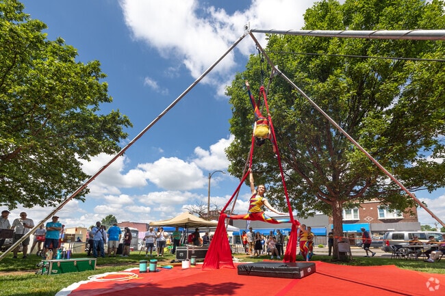 Kinetic Tapestry provides physical theater for the crowd at Bevo Bazarro.