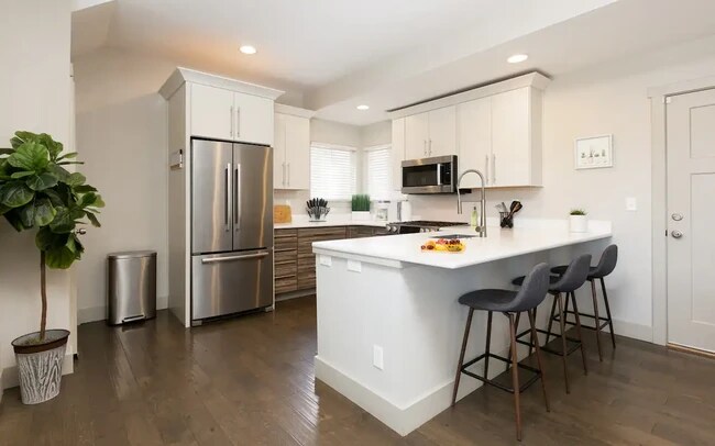 913 Columbine Ave, Colorado Springs, CO 80904 - photo 3