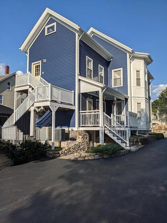 211 Adams St Unit 2, Waltham, MA 02453