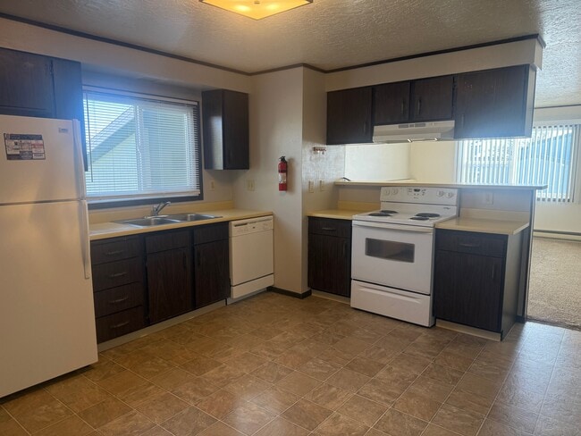 704 Miller Ct unit C, Rawlins, WY 82301 - photo 7