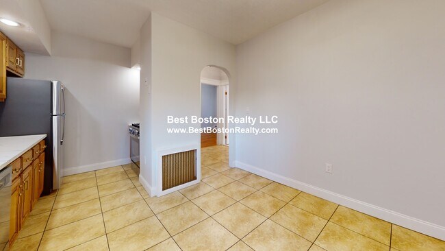 14 Wellesley St unit 1, Medford, MA 02155 - photo 2