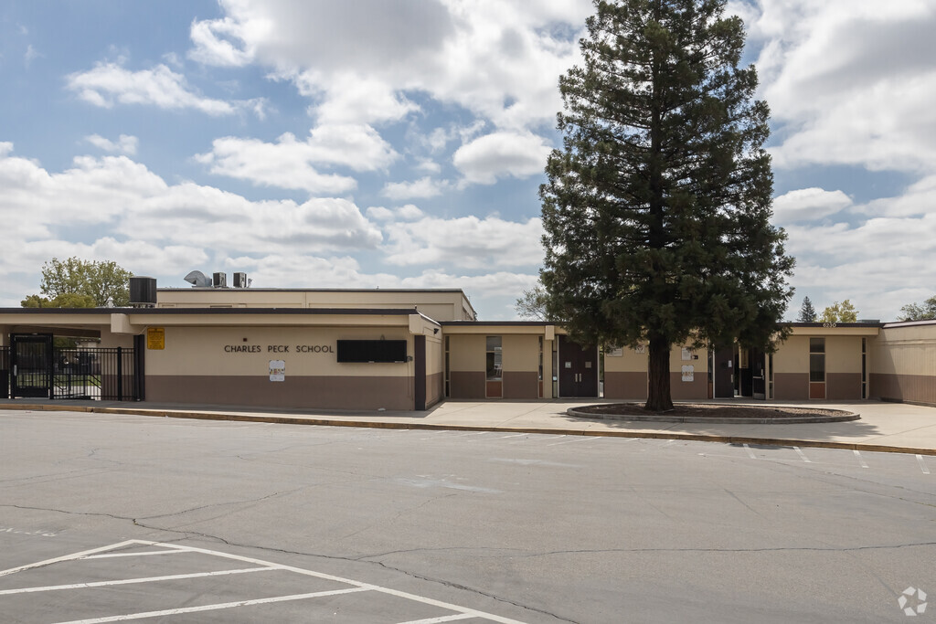 Charles Peck Elementary School Serving North Carmichael