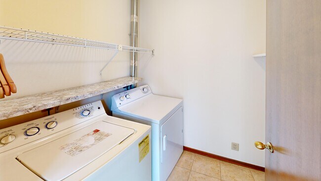 High Point Commons Apartments, Madison, WI 53719 - photo 4