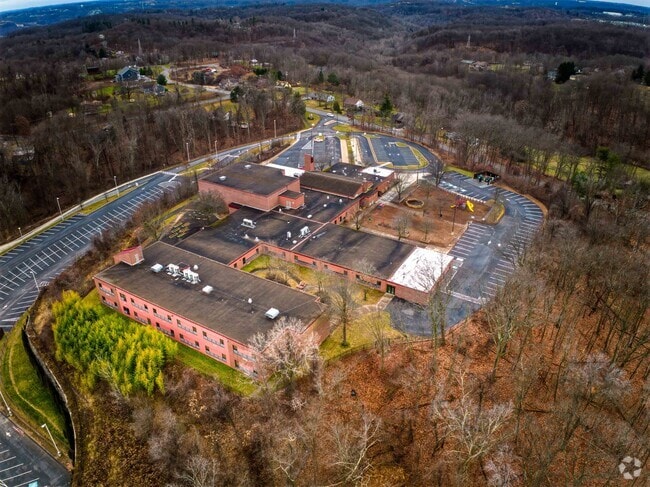 Avonworth Elementary School is a public school for grades 3-6 and is rated A- by Niche.