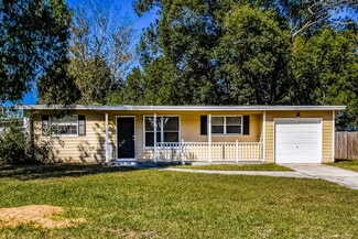 1658 Louvre Dr, Jacksonville, FL 32221