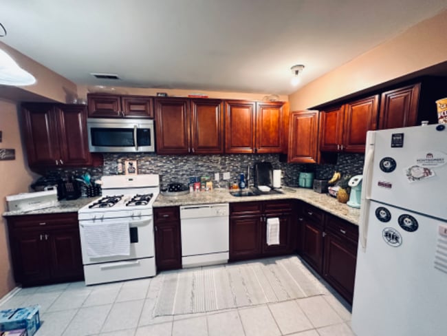 2916 State Hill Rd unit C2, Wyomissing, PA 19610 - photo 2