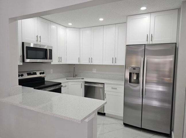 4995 Sable Pine Cir unit 4995, West Palm Beach, FL 33417 - photo 2