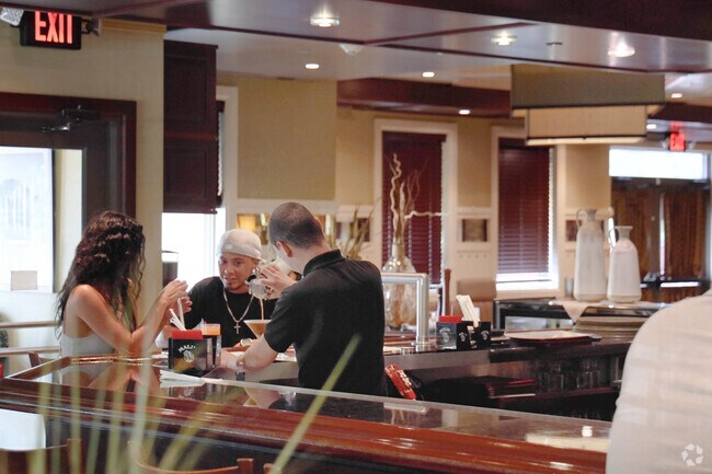 Mama Lisa Restaurant has a fabulous bar and delicious menu in Mastic.