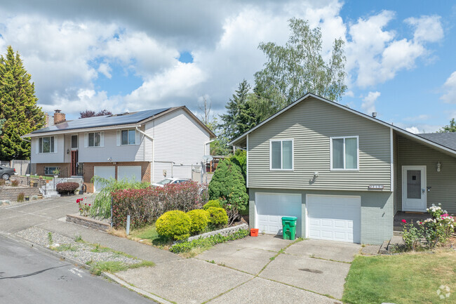 Split-level and ranch-style builds from the 1970s to the 90s adorn Southwest Gresham.