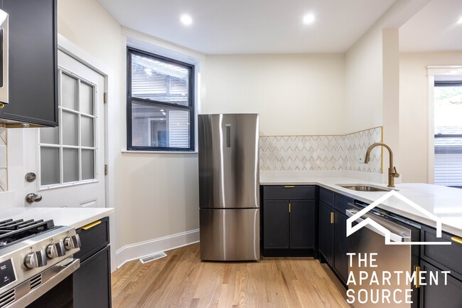 4638 N Hamilton Ave unit 1, Chicago, IL 60625 - photo 3