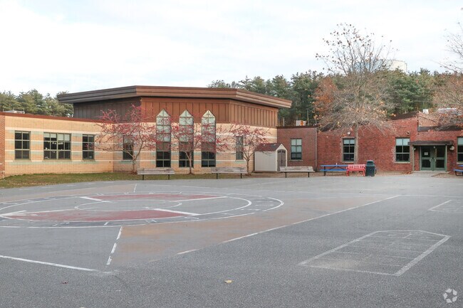 North Beverly Elementary is a public school located in Beverly, MA.