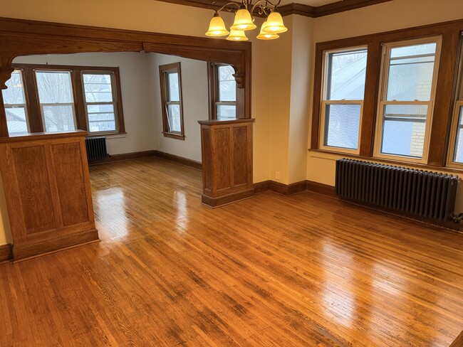 808 Dayton Ave unit Upper Unit, Saint Paul, MN 55104 - photo 2