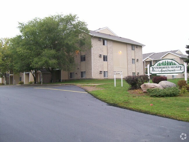 Evergreen Square Apartments, Buffalo, MN 55313 - photo 2