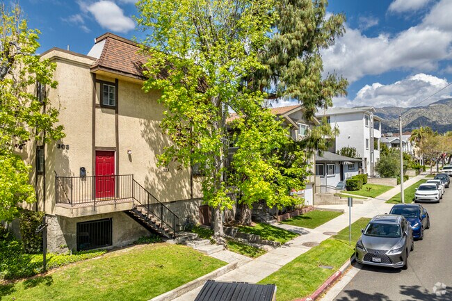 There is a wide variety of apartment and condo styles in Downtown Burbank.