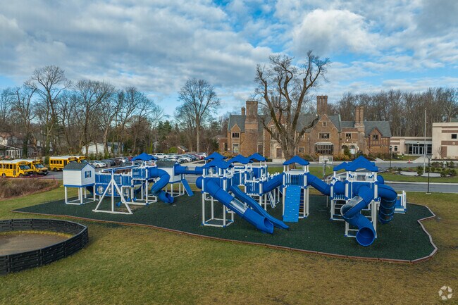 Westchester Torah Academy School at 1000 Pinebrook , New Rochelle, NY has amazing faculty.