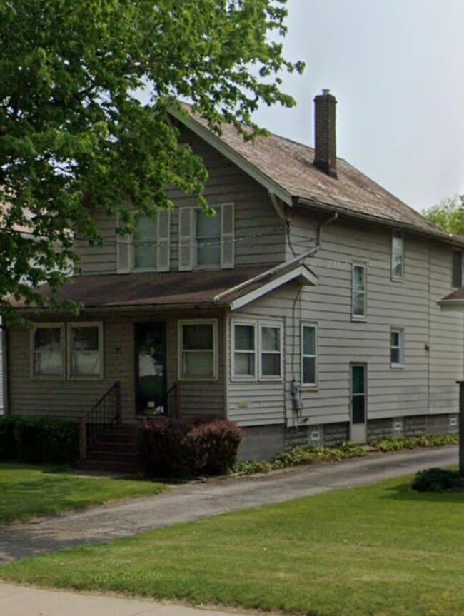 1335 Parkman Rd NW, Warren, OH 44485