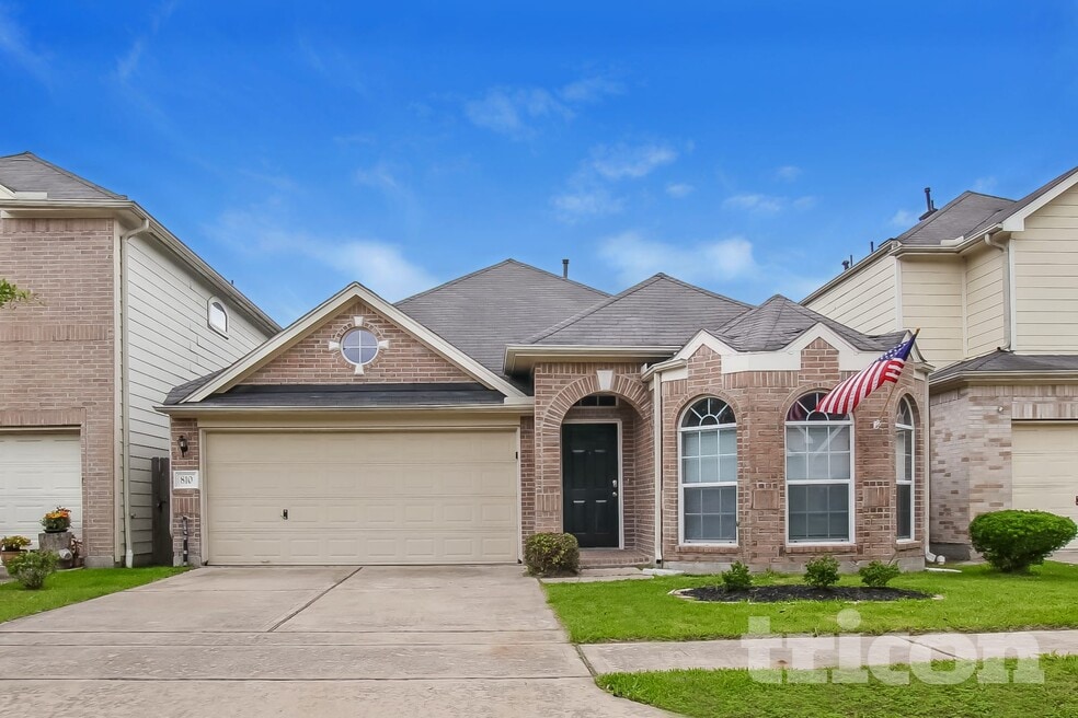 810 Forest Hillside Ln, Houston, TX 77067 - photo 1