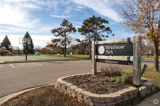 Strachauer Park has ample parking.