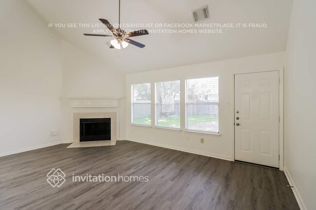 2722 Safe Harbor Cir, Friendswood, TX 77546 - photo 5