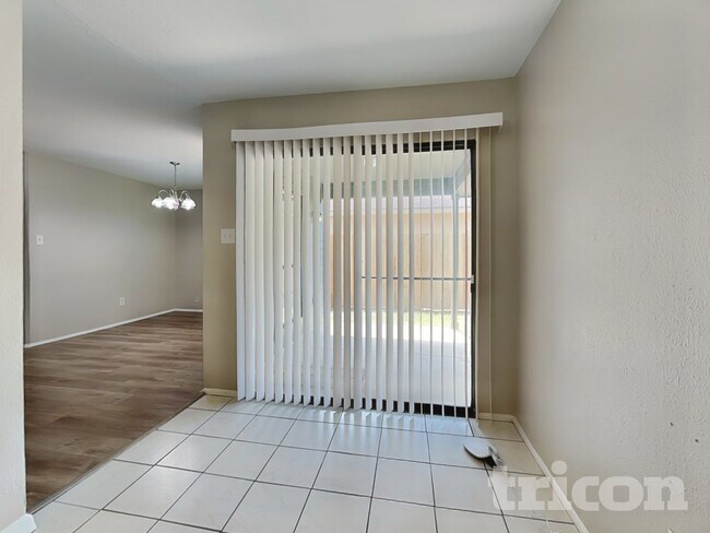 2806 Quail Run Dr, Humble, TX 77396 - photo 5