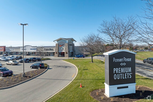 Pleasant Prairie Premium Outlets provide many stores for Village of Pleasant Prairie.