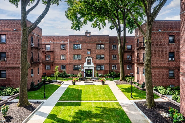 Franklin Manor, Bloomfield, NJ 07003 - photo 7